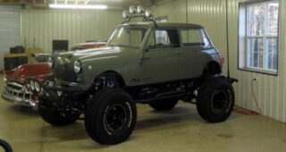 แต่งซะโหด! พบ "Monster 1965 MINI Cooper" ขนาดเครื่อง 5.7 ลิตรแบบ V8 บน Ebay