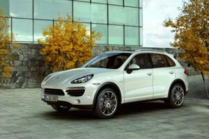 Porsche ขนทัพรถหรูร่วมโชว์ในงานมอเตอร์โชว์ 2013