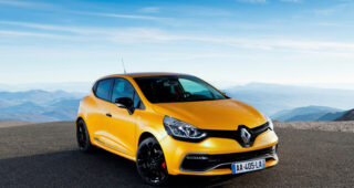 พร้อมประชัน! Renault เปิดตัว "Clio RS 200 EDC" พร้อมท้าชนทุกยี่ห้อ