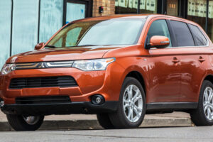 Mitsubishi Outlander ปี 2014 เริ่มต้นที่ $22,995 ในอเมริกา