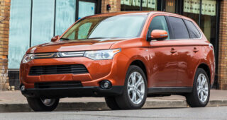 Mitsubishi Outlander ปี 2014 เริ่มต้นที่ $22,995 ในอเมริกา