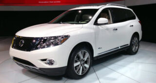 2014 Nissan Pathfinder Hybrid ประหยัดน้ำมันเพิ่มขึ้น 24% แต่แพงขึ้น $3,000