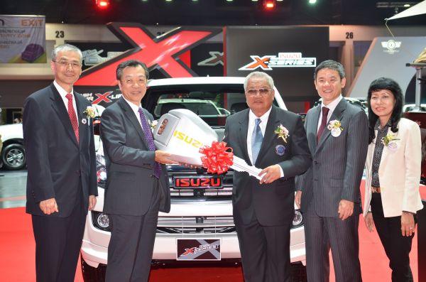 ดร.ปราจิน เลือกใช้ “All-New ISUZU D-MAX X-Series รุ่น Hilander”