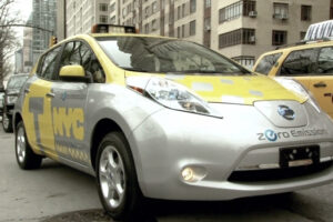 Nissan ร่วมมือกับเมือง New York นำร่องทดสอบรถ "Leaf" มาทำ Taxi