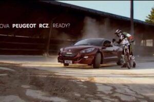 Peugeot RCZ เอาชนะจักรยานเสือภูเขา ในวิดีโอโฆษณาชุดใหม่