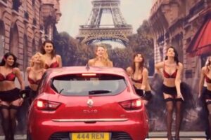 Renault เล่นตลกด้วยปุ่ม "Va Va Voom" นำ Paris มาสู่สายตาคุณ