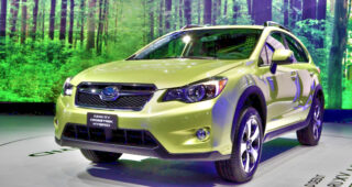 Subaru เปิดตัว XV Crosstrek Hybrid ในงาน New York Auto Show