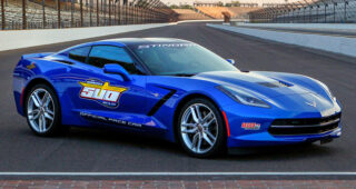 2014 Chevrolet Corvette Stingray ในงาน 2013 Indy 500