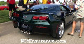 2014 Corvette Stingray ในเฉดสีเขียว “Lime Rock Green”