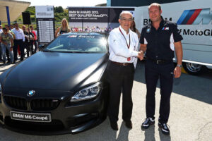 BMW M6 Coupe กับรางวัลในศึก MotoGP