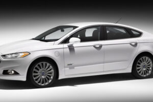 Ford แถลงการณ์รถแบบ Hybrid ทำยอดขายถล่มทลายในปีนี้