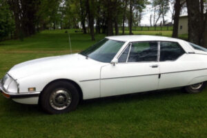 พบรถแบบ "1973 Citroen SM" นำมาประมูลบน eBay