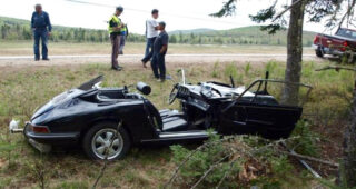 1967 Porsche 911 กับสภาพพังยับหลังชน