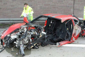 สามีภรรยาซึ่ง "Ferrari F430"กว่า300 Km/h รอดตายเหลือเชื่อ