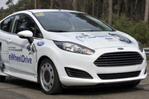 Ford และ Schaeffler Demonstrate ร่วมมือพัฒนา "Fiesta" ในระบบไฟฟ้า