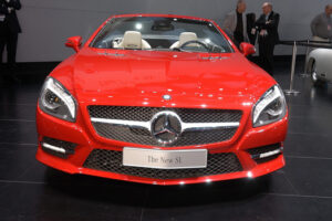 Mercedes-Benz ทำยอดขายแซงหน้า BMW ในอเมริกา