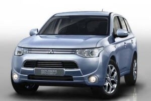 Mitsubishi เพิ่มการผลิต Outlander PHEV เป็น 2 เท่า หลังแก้ไขปัญหาเรื่อง Battery