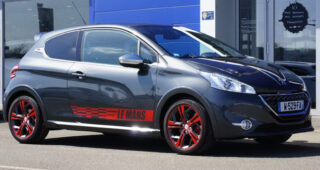 Peugeot เปิดตัวรถ "208 GTi Le Mans Special Edition"