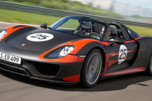 Porsche 918 Spyder กับขุมพลังอันมหาศาล