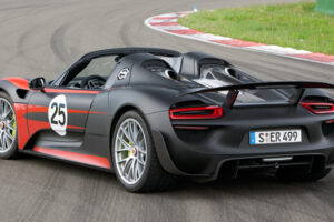 Porsche เปิดตัวภาพระดับ HD ของรถแบบ "918 Spyder"