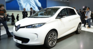 Renault เผยรถแบบ " RS-Badged Electric Car" ยังไม่แน่นอน