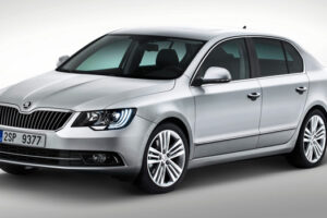 2013 Skoda Superb เริ่มต้น £18,555 ในอังกฤษ