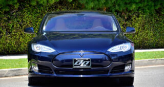 Tesla เปิดตัวรถรุ่นพิเศษ Model S ใช้สีแบบ "Dark Blue"