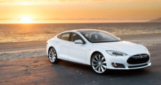 Tesla Model S โดน Mercedes Benz S-Class จี้ยอดขายติดๆใน U.S.