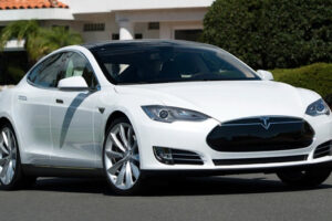 Tesla ยืนยัน! รถขับเคลื่อนไฟฟ้าในราคาที่ถูกกว่าแน่นอน