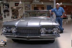 Jay Leno นำรถแบบ "1959 Oldsmobile Super 88" อวดชาวโลกเล่นๆ