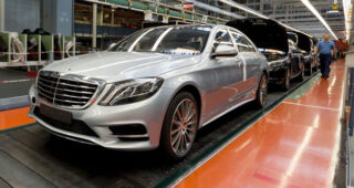 Mercedes-Benz แถลงการณ์ราคาขายรถแบบ "S-Class" ใน UK เริ่มต้น £62,650