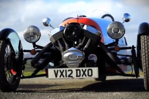 Chris Harris ทดสอบรถแบบ "3ล้อ Morgan" และ "Caterham Seven"