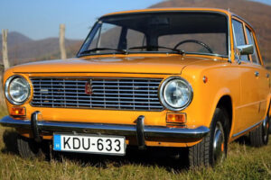 รถแบบ "Lada 2101" ยุคปี 1980 ถูกนำประมูลขายผ่าน eBay