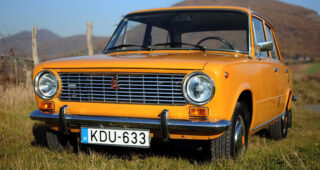 รถแบบ "Lada 2101" ยุคปี 1980 ถูกนำประมูลขายผ่าน eBay