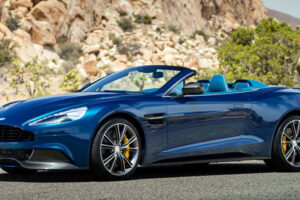 Aston Martin เผยโฉม Vanquish Volante Convertible ด้วยราคา $300,000