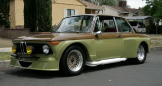 แต่งรถ "BMW 2002" ใส่เครื่องยนต์ 5.0 ลิตรสุดแรงขายเป็นรถเก่า ใน eBay