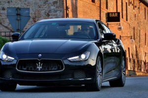 ชมภาพรถ "2014 Maserati Ghibli Sedan"