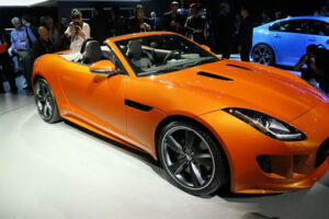Jaguar ร่วมนำรถ "F-Type" ใหม่ล่าสุดประชันในงาน Goodwood