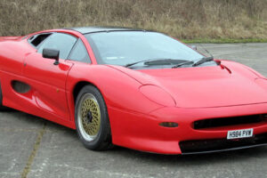 ประกาศขายรถต้นแบบ 1990 Jaguar XJ220