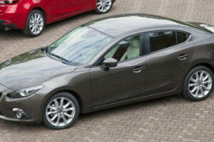 2014 Mazda3 Sedan เผยภาพชุดแรกอย่างเป็นทางการ