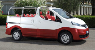 นักแต่งรถแปลงโฉม "Nissan NV200" เป็นรถเปิดประทุนสุดสวย
