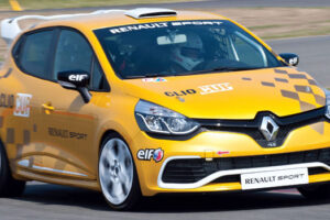 Renault เผยโฉมรถแข่ง Clio Cup 220 แรงม้า โฉมใหม่