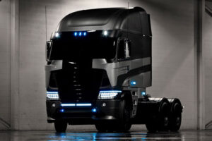 เปิดตัวรถใหม่ใน Transformers 4 ด้วย "Daimler Freightliner Truck" ใหม่ล่าสุด