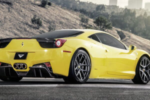 Ferrari 458 เสริมหล่อด้วยชุดแต่งจาก Vorsteiner