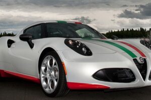 Alfa Romeo 4C เป็นรถเซฟตี้คาร์ในการแข่ง Superbike Championship