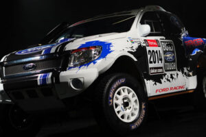 Ford เปิดตัวรถ "Ranger" ขุมกำลัง V8 พร้อมแข่งงาน 2014 Dakar