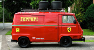 เปิดขายรถดับเพลิงของ Ferrari จากหนังโดยใช้รถ 1979 Renaut Estafette