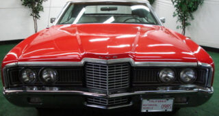 รถแบบ 1972 Ford LTD Convertible ของ Sharon Stone โผล่ใน eBay UK เฉย