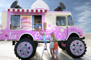 คิดดี! Skoda เดินสายแจกไอศครีมเด็กๆหลังพร้อมเปิดตัว "2013 Octavia vRS"