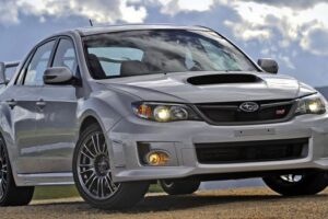 2014 Subaru WRX และ STI ผลิตต่อในราคาย่อมเยา